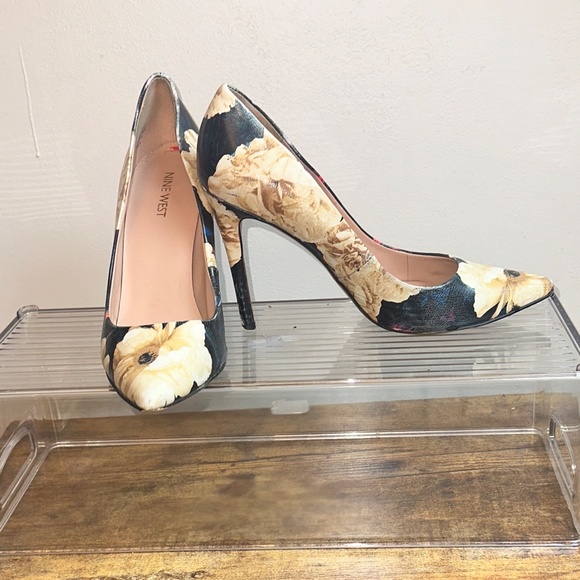 Nine West Frolic Floral Pumps - Picture 5 of 11